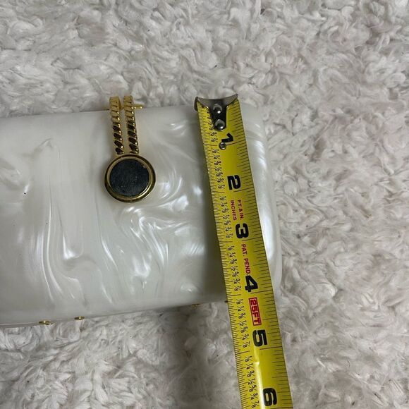 Elka acrylic pearlescent evening clutch crossbody bag gold tone snap latch. - Picture 6 of 9